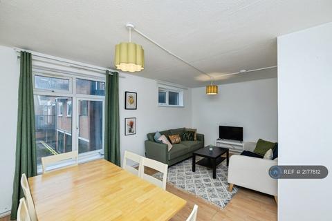 3 bedroom maisonette to rent, Manor Place, London, SE17