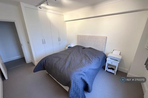 2 bedroom flat to rent, Lancaster Close, London, W2