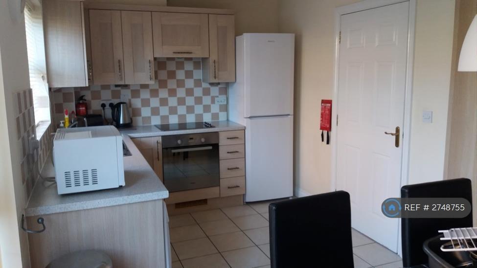 Fully-Fitted Kitchen