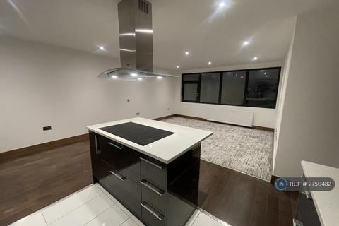 3 bedroom flat to rent, Stoneham House, Croydon, CR0