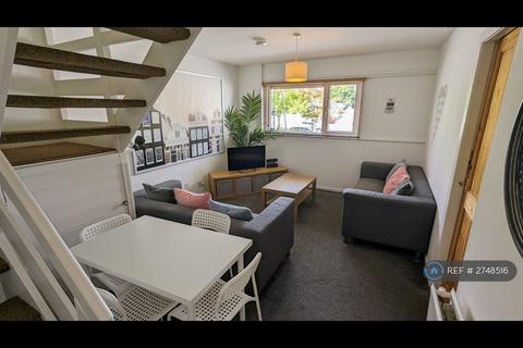 4 bedroom maisonette to rent, Burscough Street, Ormskirk, L39