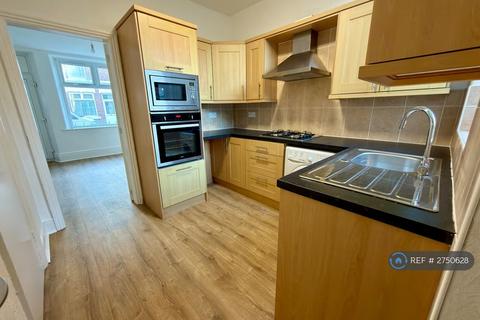 2 bedroom terraced house to rent, Beechwood Road, Sheffield, S6