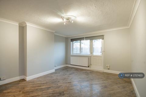 3 bedroom flat to rent, Danbury Down, Basildon, SS14