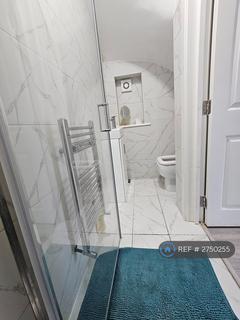 5 bedroom semi-detached house to rent, Goldsdown Close, Enfield, EN3