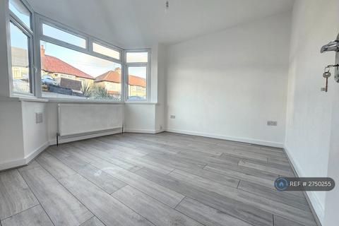 5 bedroom semi-detached house to rent, Goldsdown Close, Enfield, EN3