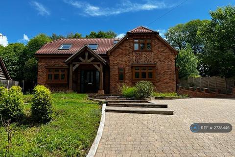 5 bedroom detached house to rent, Rhododendron Avenue, Meopham, Gravesend, DA13