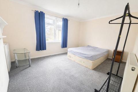 2 bedroom apartment to rent, Victoria Street, Gillingham