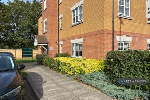 2 bedroom flat to rent, Heathside Close, Ilford, IG2