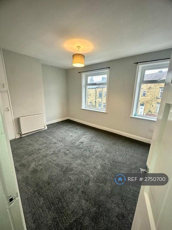 Bedroom 1 Pic b