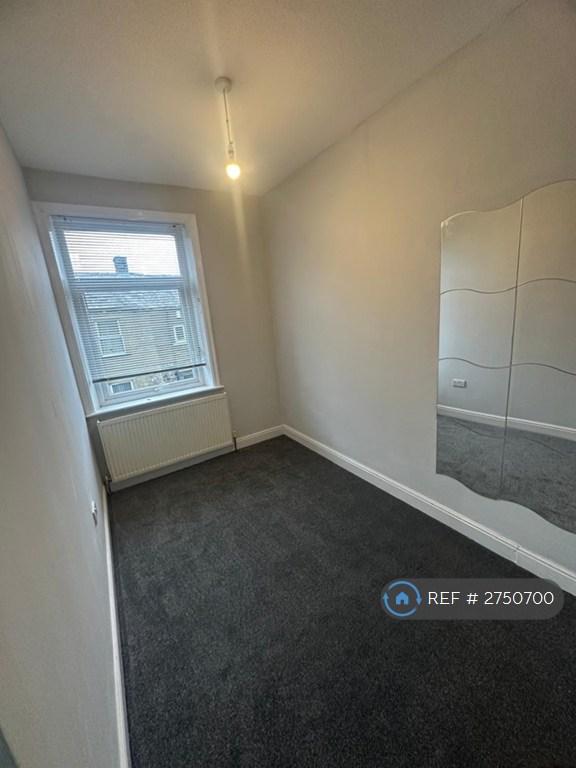Bedroom 2 Pic b