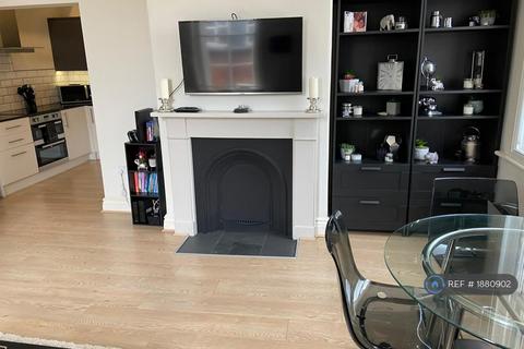 1 bedroom flat to rent, Belgrave Court, Leeds, LS1