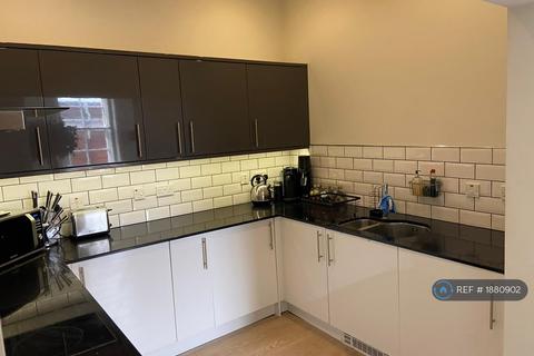 1 bedroom flat to rent, Belgrave Court, Leeds, LS1