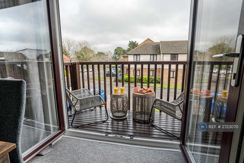 2 bedroom semi-detached house to rent, Catalina Drive, Poole, BH15