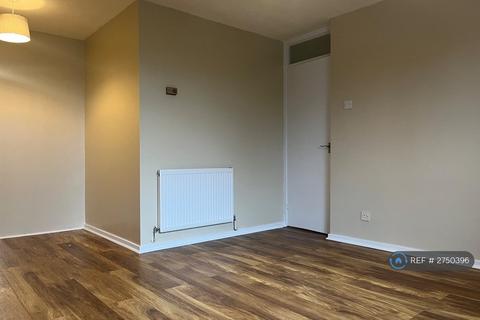 1 bedroom maisonette to rent, Tudor Walk, Leatherhead, KT22