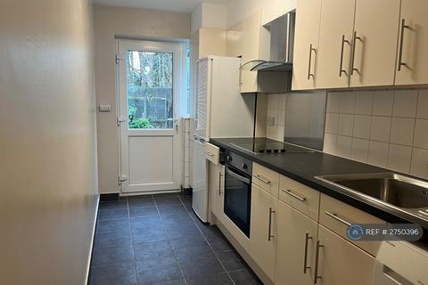 1 bedroom maisonette to rent, Tudor Walk, Leatherhead, KT22