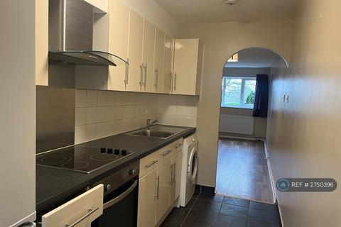 1 bedroom maisonette to rent, Tudor Walk, Leatherhead, KT22
