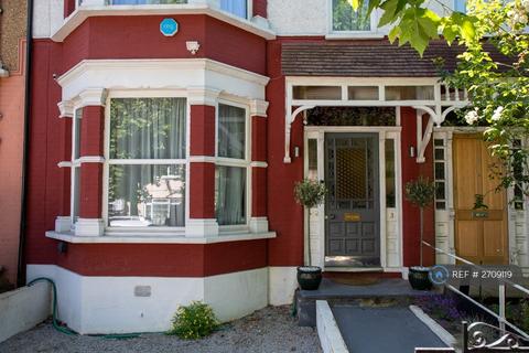 undefined, North Finchley, North Finchley, N12