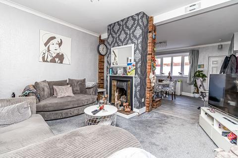 2 bedroom end of terrace house for sale, Dunbar Road, Southsea