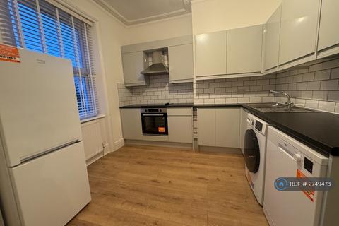 2 bedroom flat to rent, Concannon Road, London, SW2