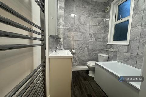 2 bedroom flat to rent, Concannon Road, London, SW2