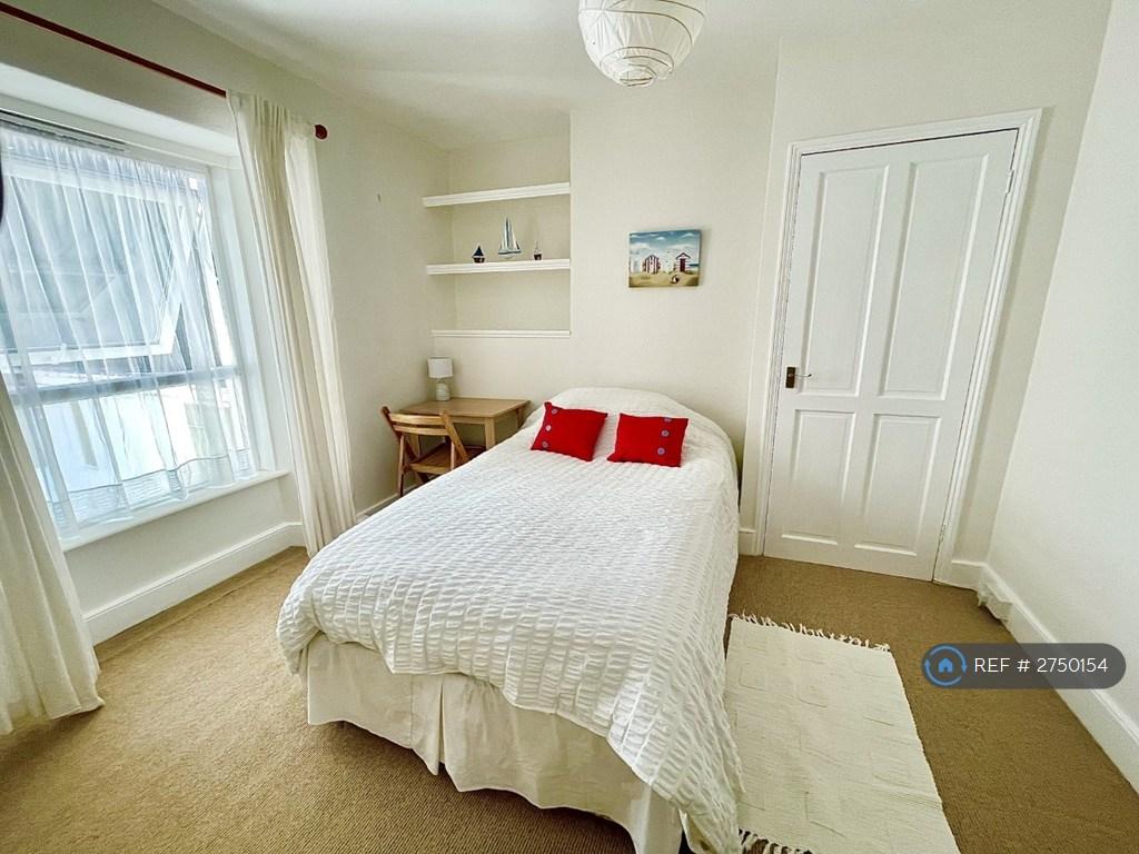 Upstairs Back Double Bedroom