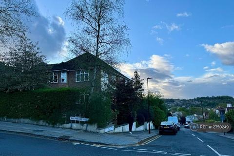 2 bedroom flat to rent, Montenotte Road, London, N8