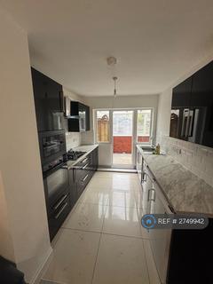2 bedroom flat to rent, Granville Road, London, N12