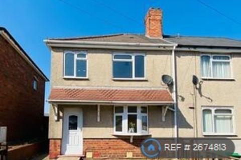 3 bedroom semi-detached house to rent, Ivy Road, Tipton, DY4