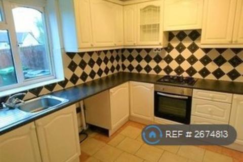 3 bedroom semi-detached house to rent, Ivy Road, Tipton, DY4