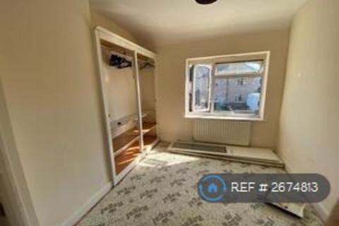 3 bedroom semi-detached house to rent, Ivy Road, Tipton, DY4