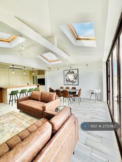 5 bedroom semi-detached house to rent, Arundel Avenue, London, SM4