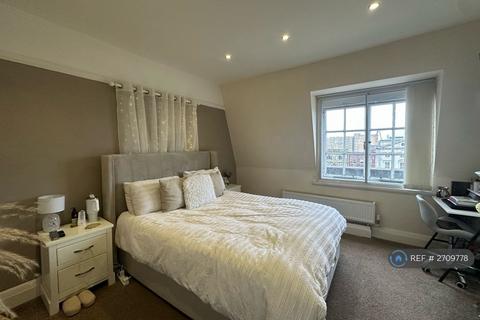 2 bedroom flat to rent - Lord Street, Southport, PR8