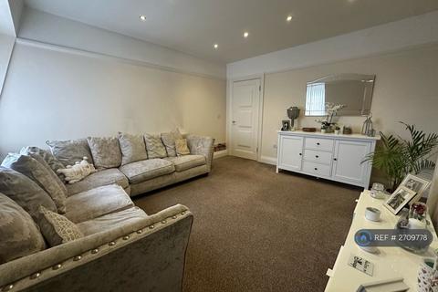 2 bedroom flat to rent, Lord Street, Southport, PR8