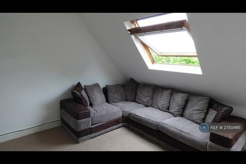 2 bedroom flat to rent, Woodville Road, London, W5