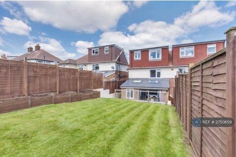 4 bedroom semi-detached house to rent, Welbeck Avenue, Tunbridge Wells, TN4