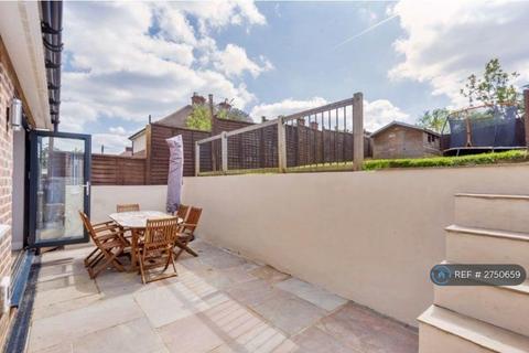 4 bedroom semi-detached house to rent, Welbeck Avenue, Tunbridge Wells, TN4