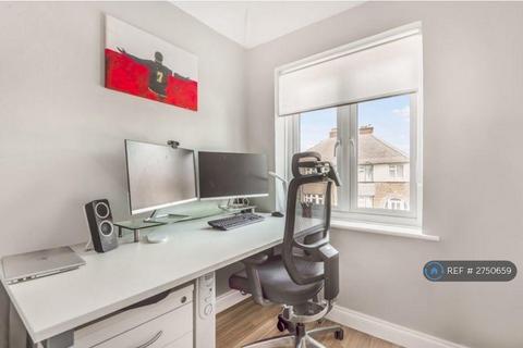 4 bedroom semi-detached house to rent, Welbeck Avenue, Tunbridge Wells, TN4
