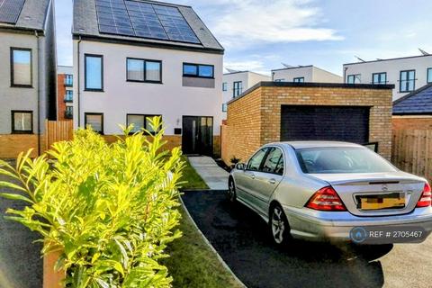 4 bedroom detached house to rent, Wentworth Drive, Corby, NN17