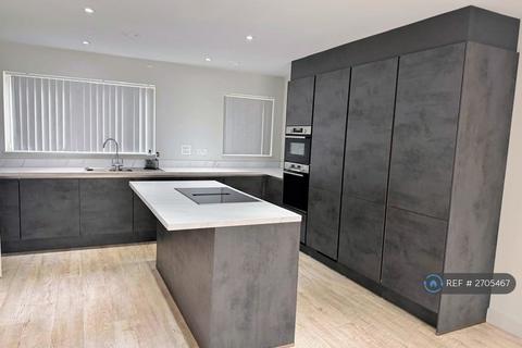 4 bedroom detached house to rent, Wentworth Drive, Corby, NN17