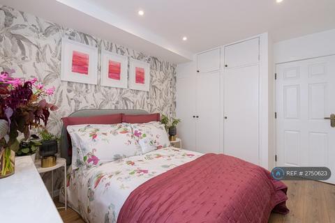 2 bedroom flat to rent, Harrowby Street, London, W1H