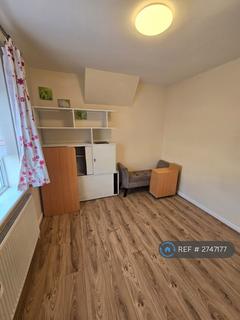 4 bedroom end of terrace house to rent, Lindisfarne Road, Dagenham, RM8