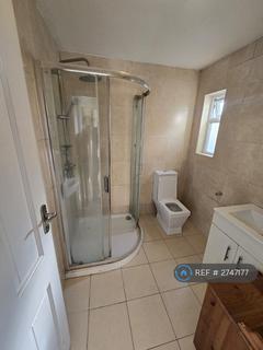 4 bedroom end of terrace house to rent, Lindisfarne Road, Dagenham, RM8