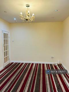 4 bedroom end of terrace house to rent, Lindisfarne Road, Dagenham, RM8