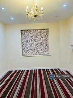 4 bedroom end of terrace house to rent, Lindisfarne Road, Dagenham, RM8