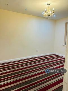 4 bedroom end of terrace house to rent, Lindisfarne Road, Dagenham, RM8
