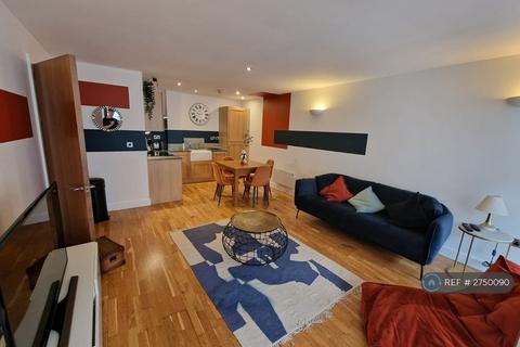 2 bedroom flat to rent, Advent House, Manchester, M4