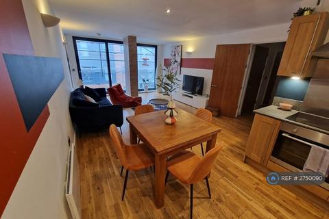 2 bedroom flat to rent, Advent House, Manchester, M4