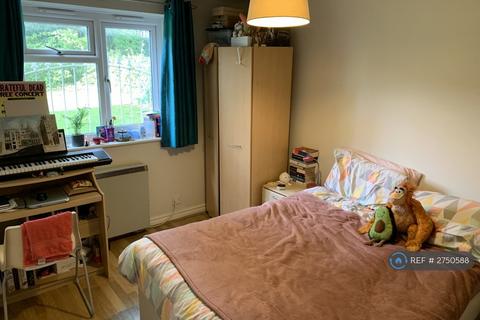2 bedroom flat to rent, Broomfield Lodge, Leeds, LS6
