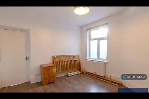 undefined, Ballards Lane, London, N3