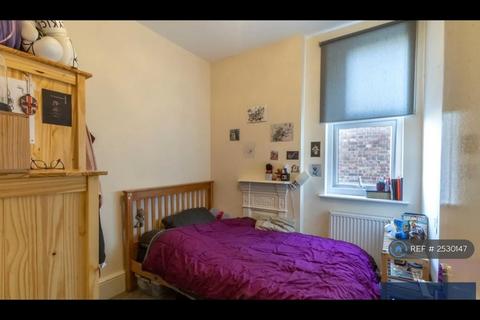 undefined, Ballards Lane, London, N3